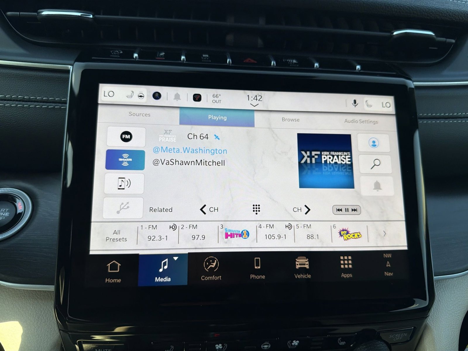 New 2025 Jeep Grand Cherokee Limited w/ Luxury Tech Group II image 18