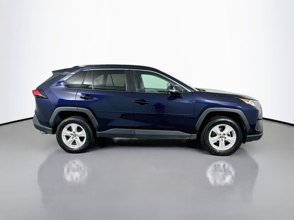 Used 2019 Toyota RAV4 XLE FWD image 4