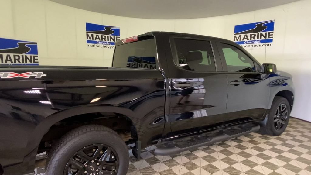 Used 2023 Chevrolet Silverado 1500 Custom AWD/4WD image 2