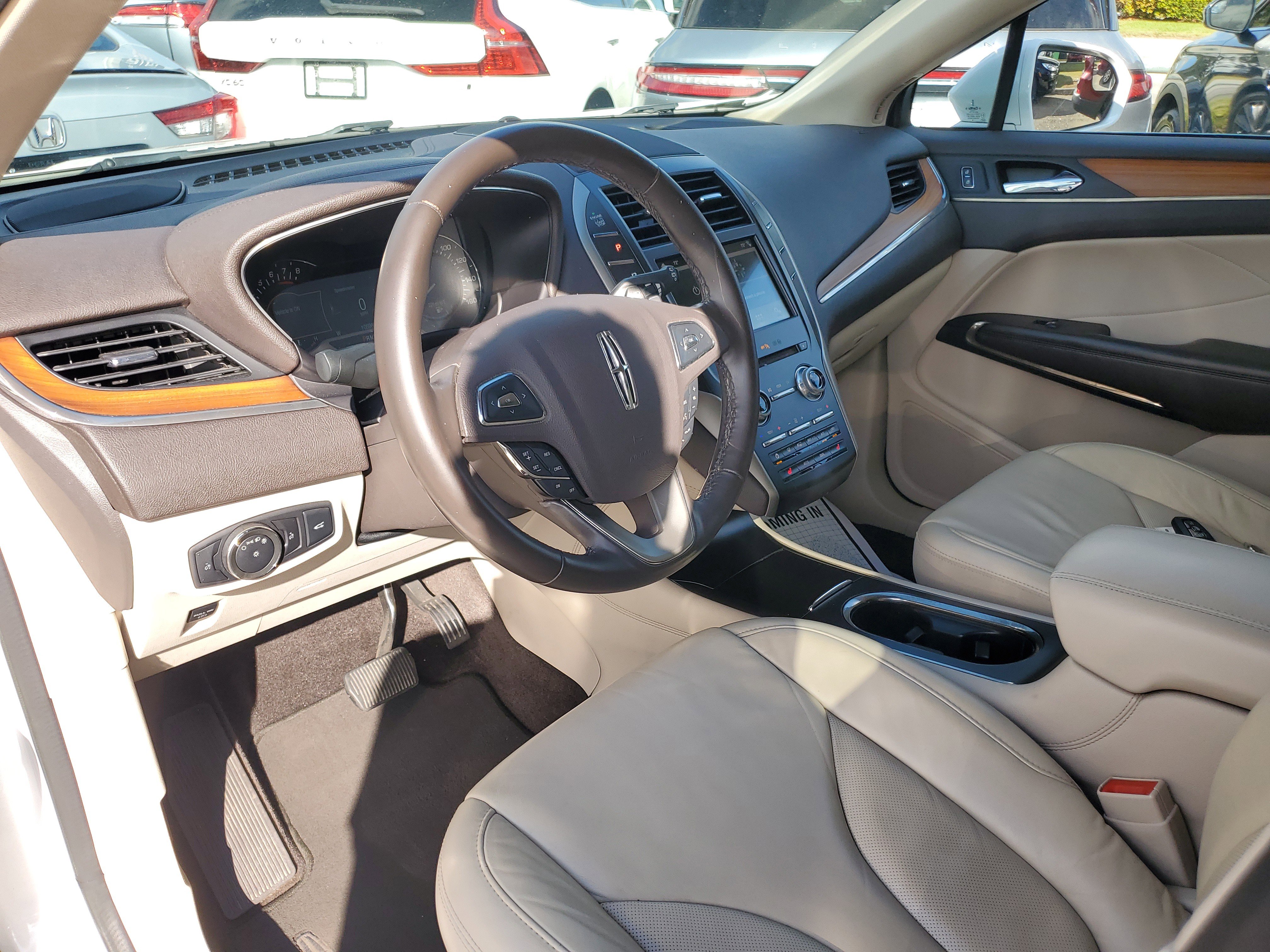 Used 2017 Lincoln MKC Select image 12