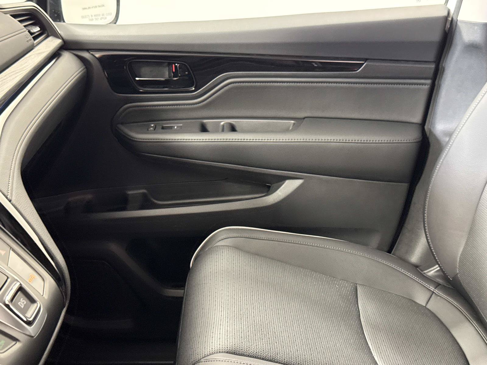 Used 2025 Honda Odyssey Elite image 22