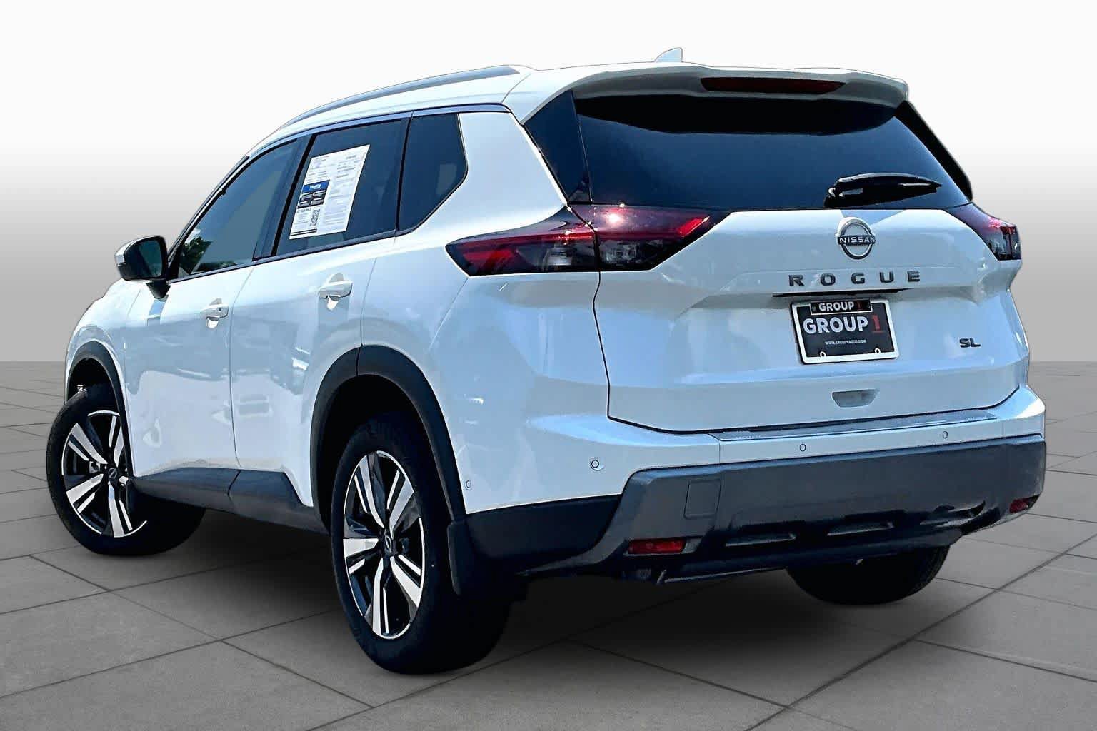Used 2024 Nissan Rogue SL w/ SL Premium Package FWD image 12