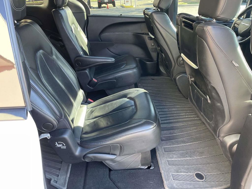 Used 2021 Chrysler Pacifica Touring-L w/ Uconnect Theater Family Group image 47