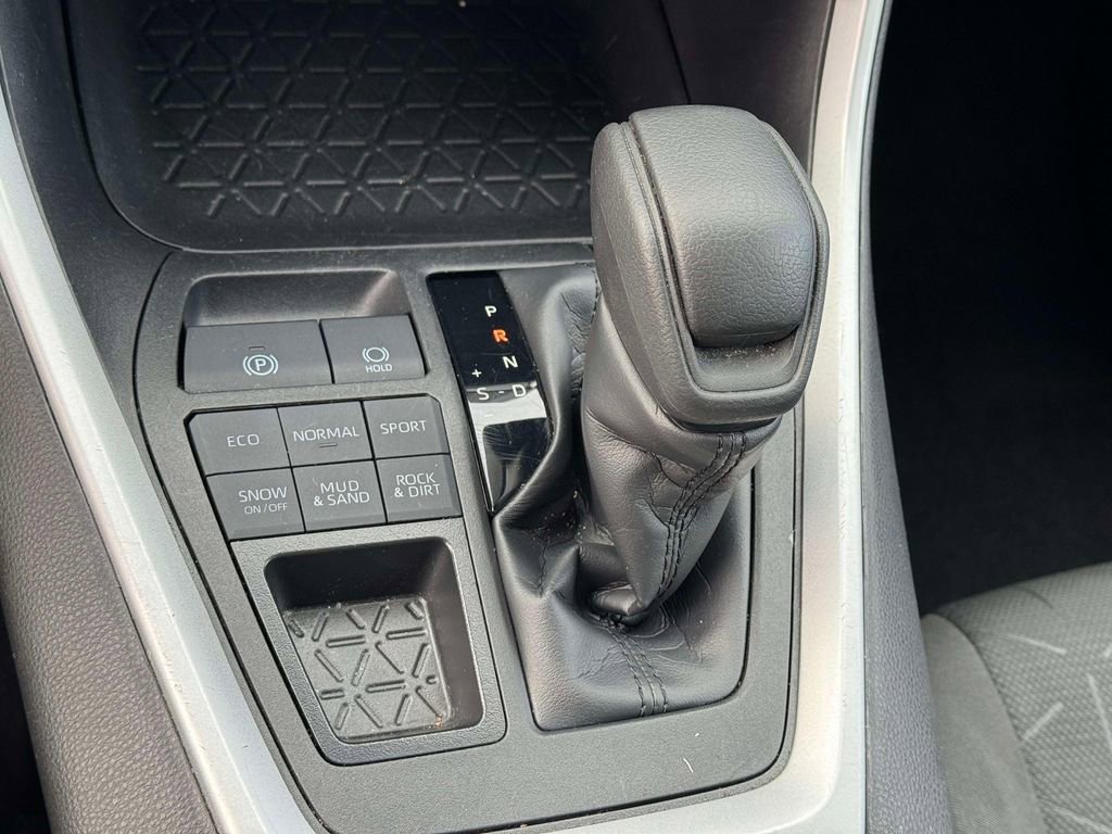 Used 2024 Toyota RAV4 XLE image 29