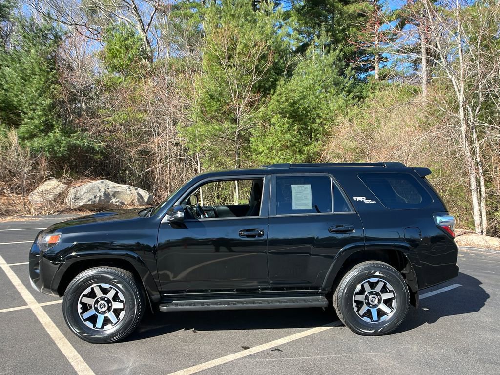 Used 2024 Toyota 4Runner TRD Off-Road Premium image 2