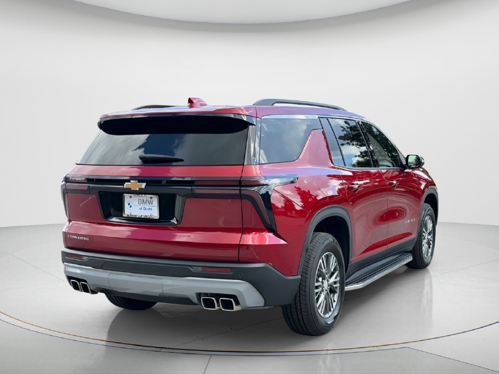 Used 2025 Chevrolet Traverse LT w/ Driver Confidence Package FWD image 5
