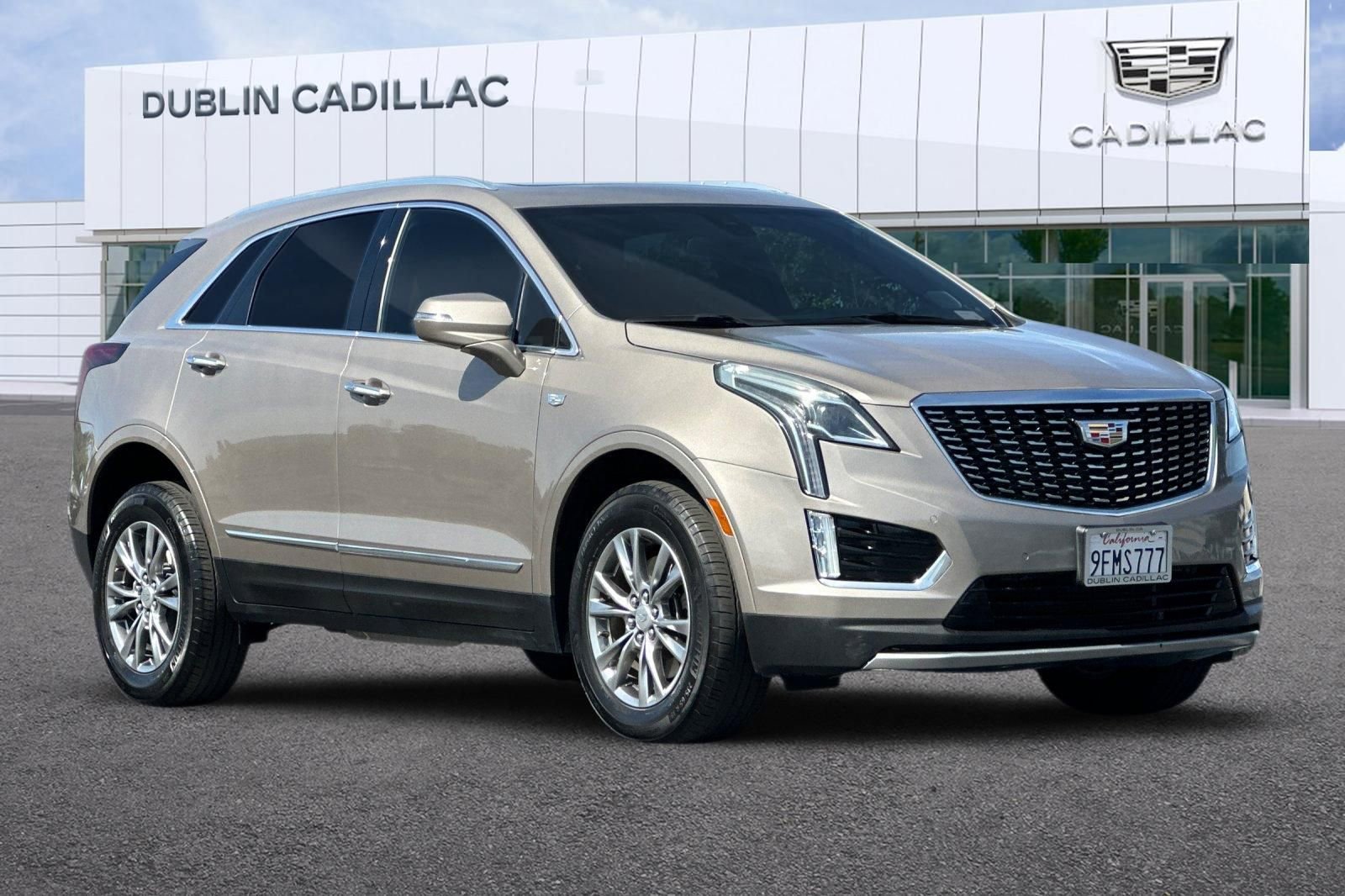 Certified 2023 Cadillac XT5 Premium Luxury image 2