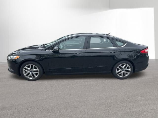 Used 2016 Ford Fusion SE FWD image 2