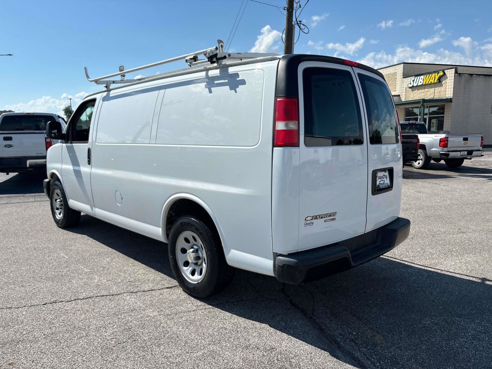 Used 2014 Chevrolet Express 1500 RWD image 3