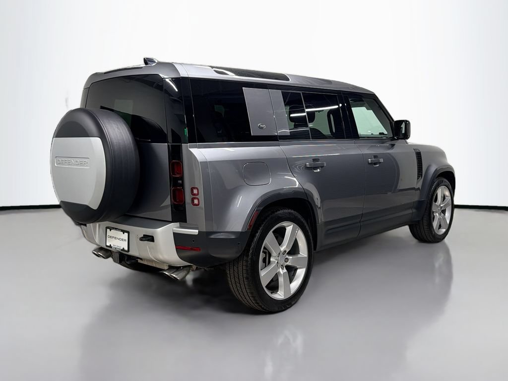 Used 2024 Land Rover Defender 110 SE AWD/4WD image 9