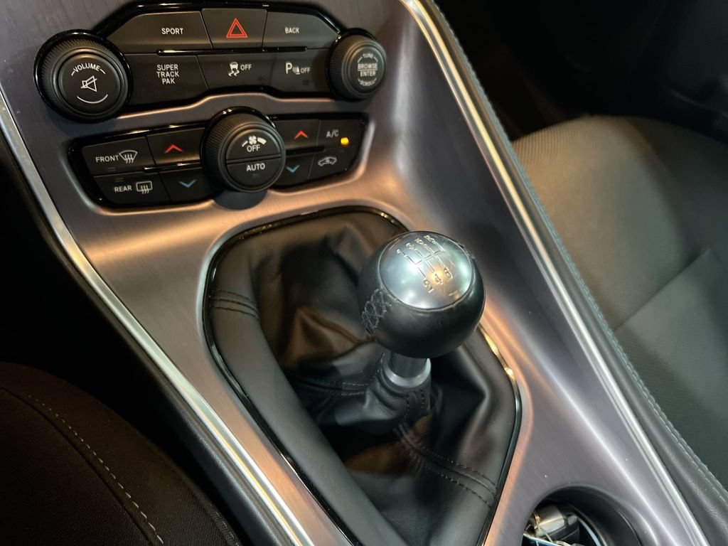 Used 2016 Dodge Challenger R/T Scat Pack RWD image 17