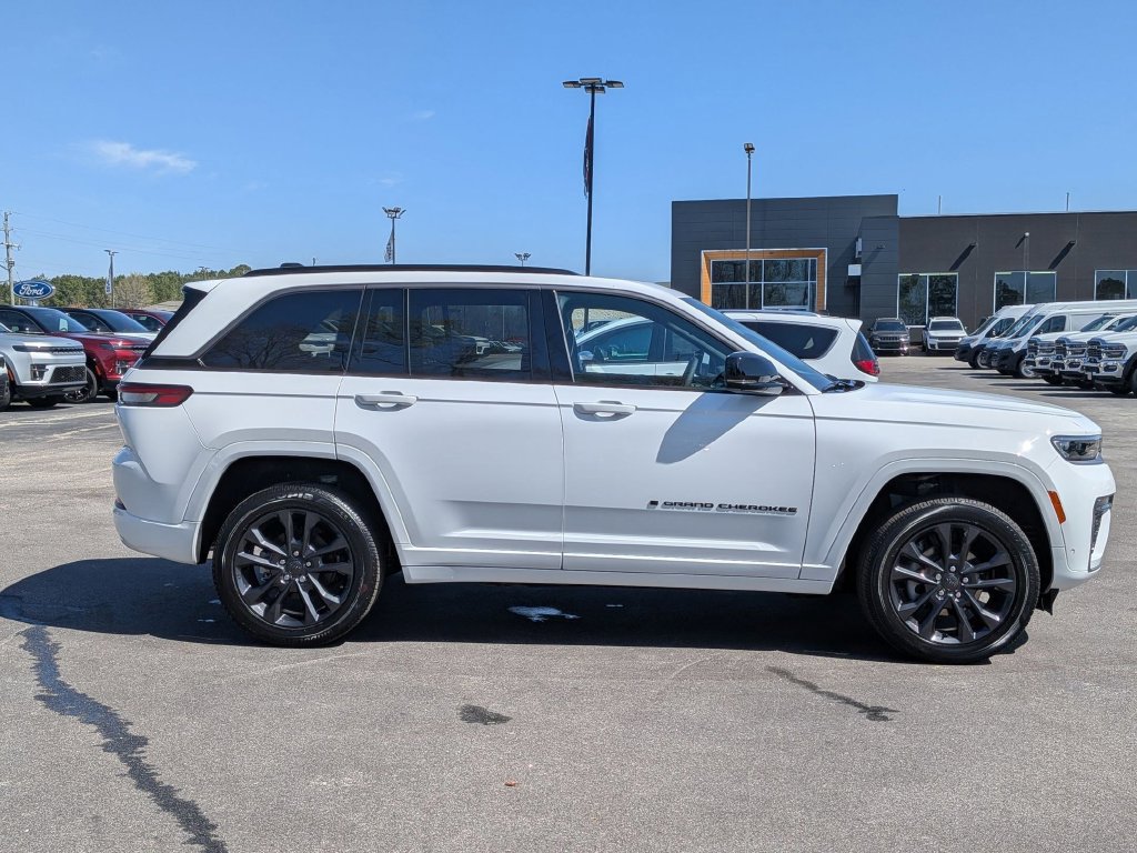 New 2026 Jeep Grand Cherokee Limited AWD/4WD image 9