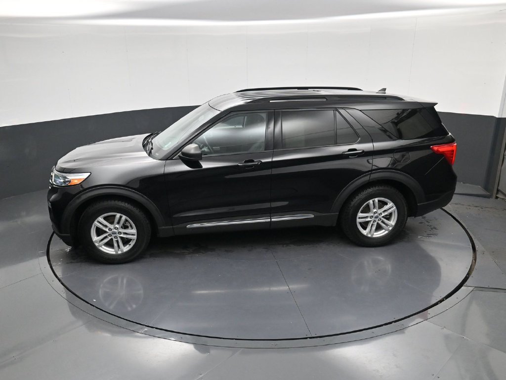 Used 2024 Ford Explorer XLT w/ Equipment Group 202A RWD image 31