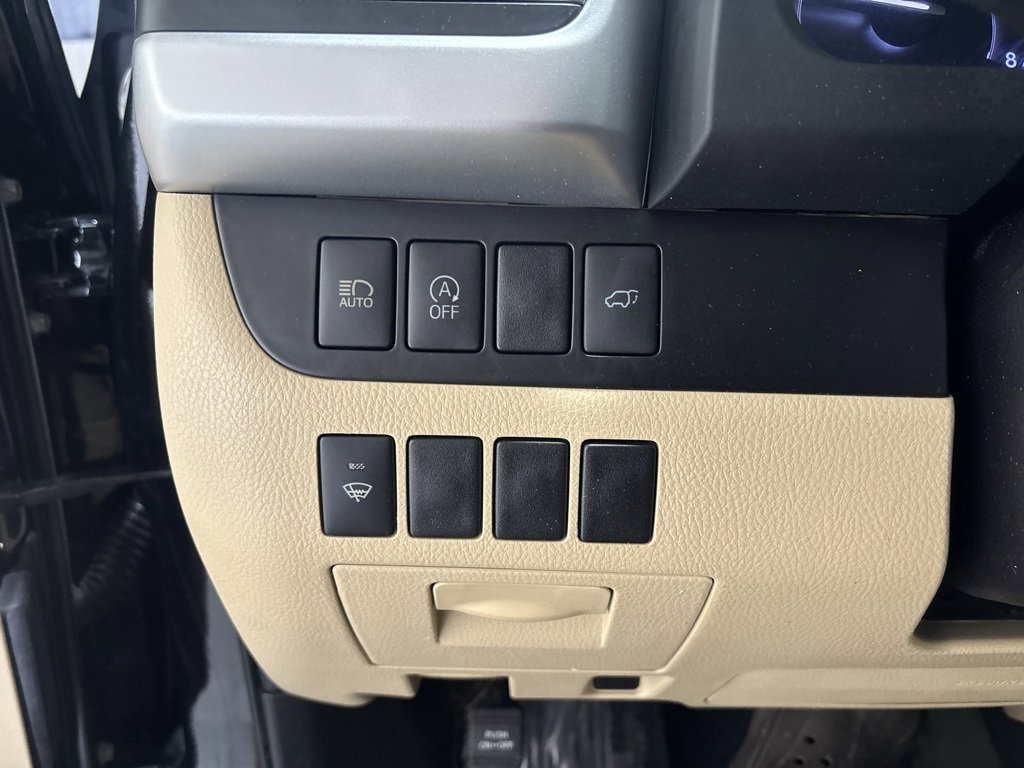 Used 2019 Toyota Highlander XLE image 18