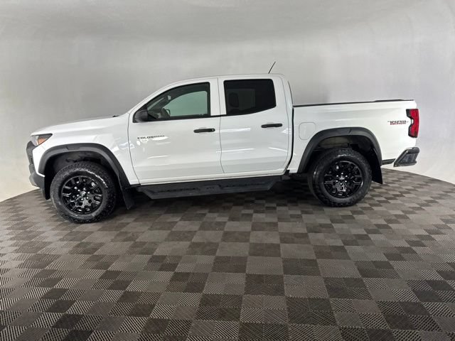 Used 2024 Chevrolet Colorado Trail Boss w/ Advanced Trailering Package AWD/4WD image 8