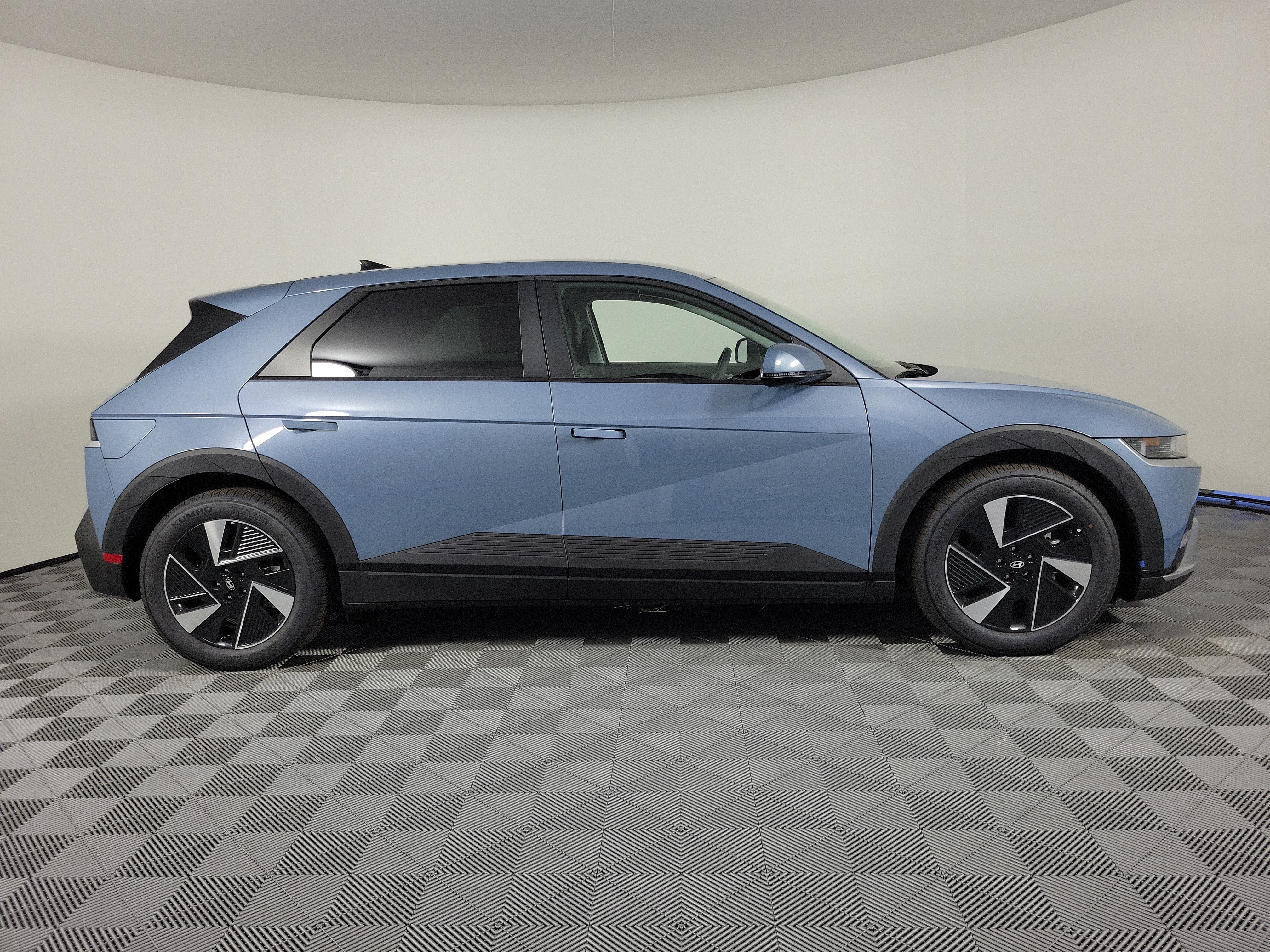 New 2026 Hyundai Ioniq 5 SEL AWD/4WD image 2
