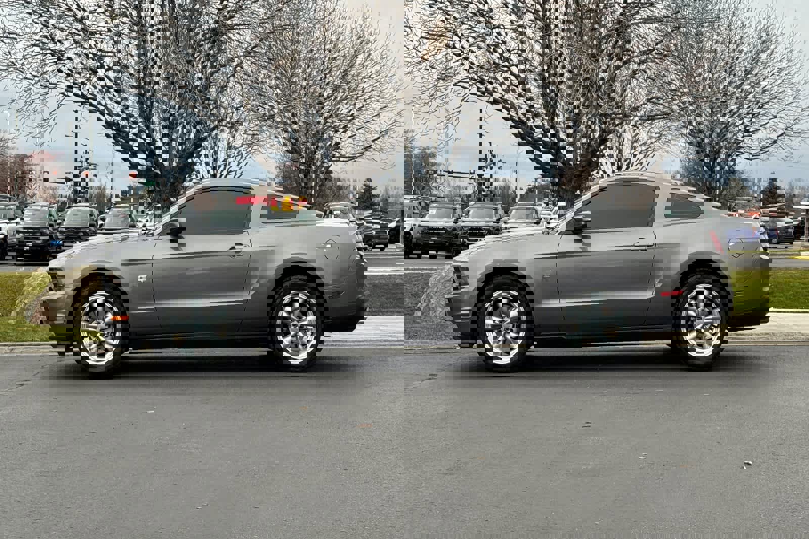 Used 2010 Ford Mustang GT image 5