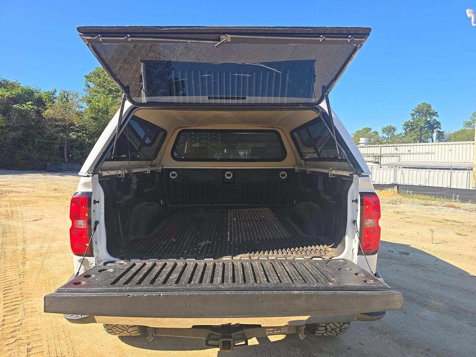 Used 2018 Chevrolet Silverado 1500 LT AWD/4WD image 10
