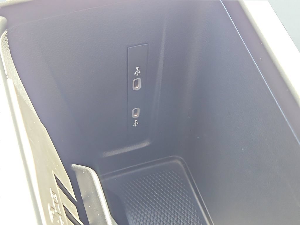 Used 2026 Volkswagen Tiguan SE R-Line AWD/4WD image 19