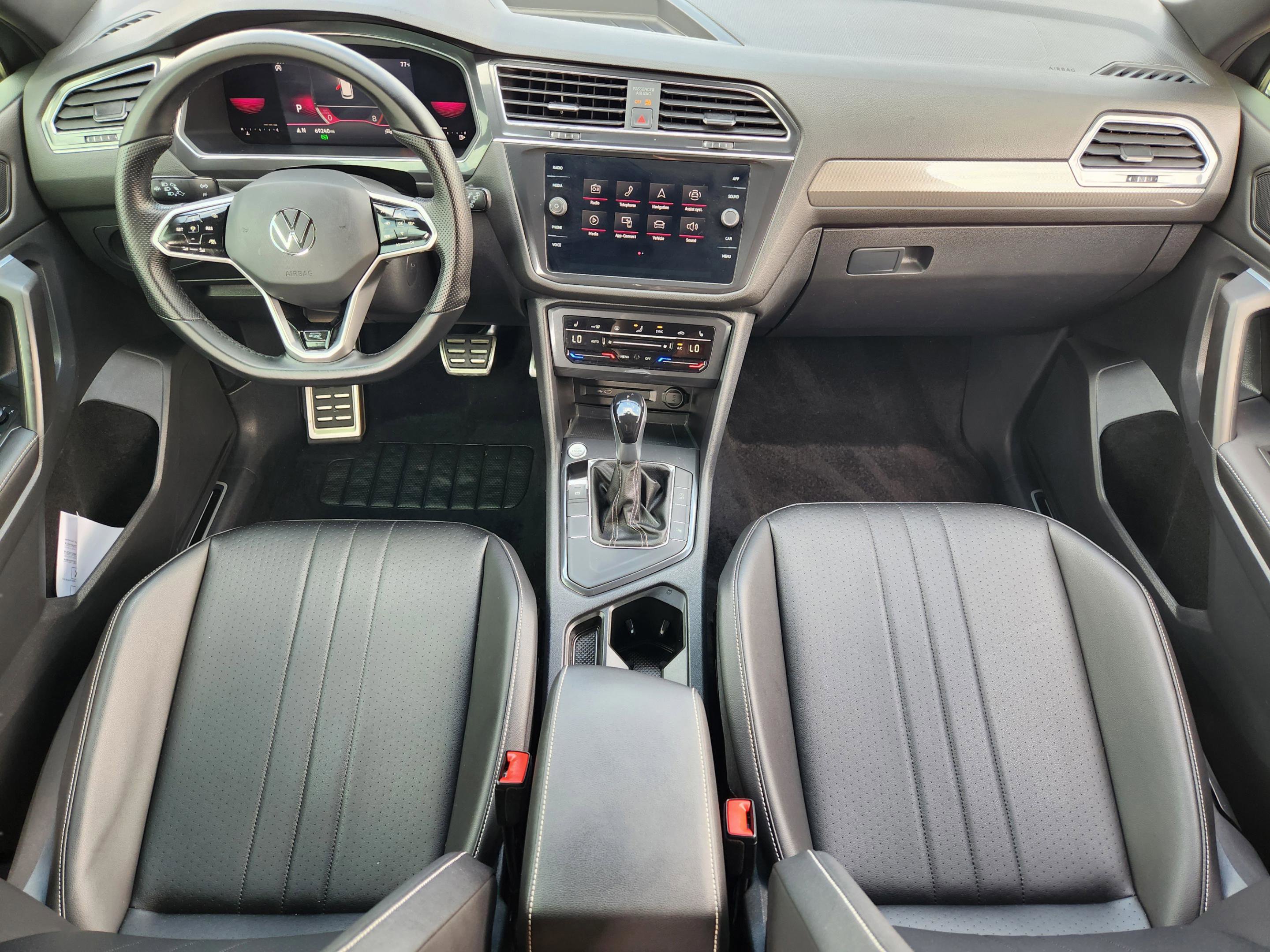 Used 2022 Volkswagen Tiguan SE R-Line image 20