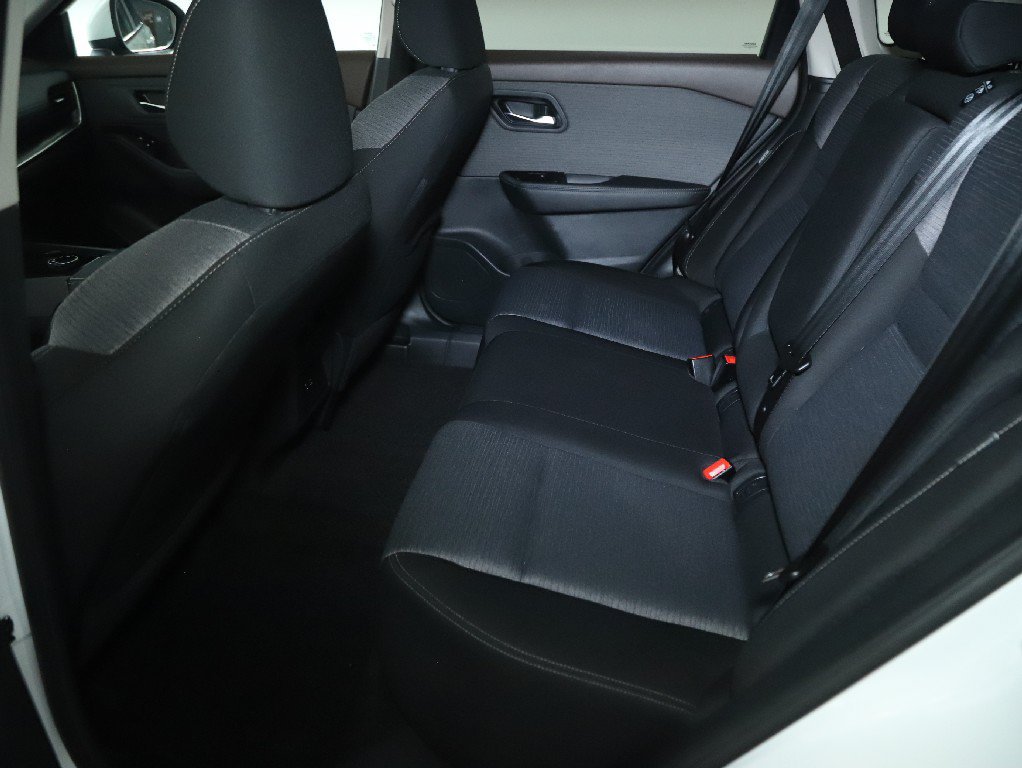 Used 2023 Nissan Rogue SV AWD/4WD image 14