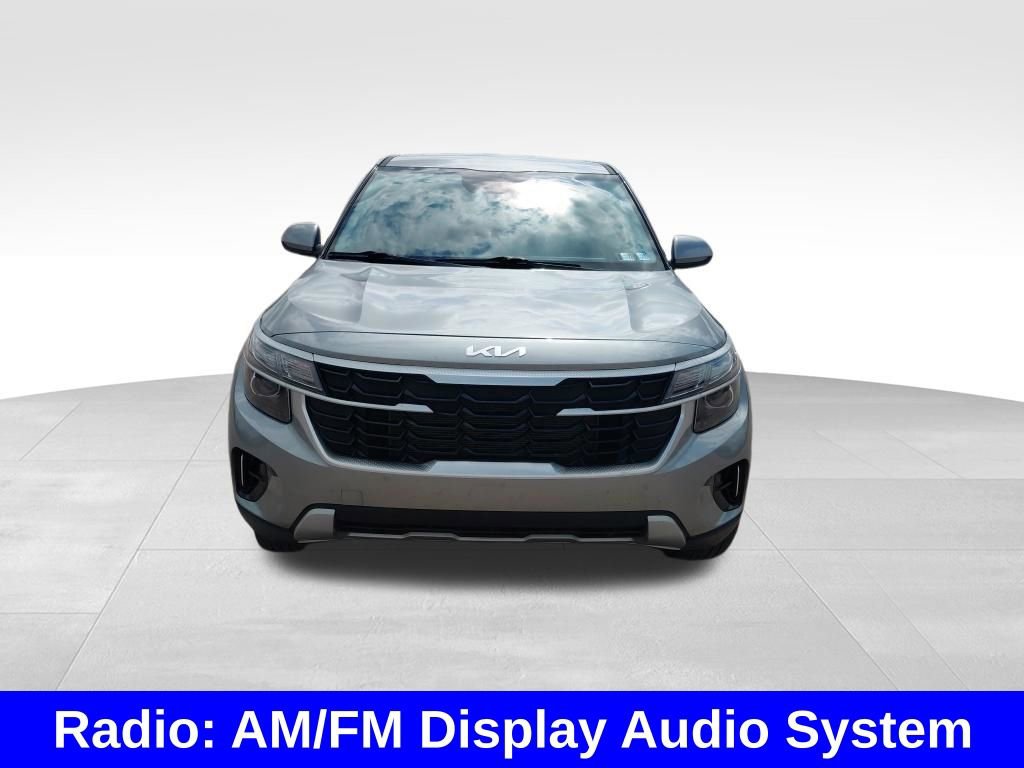 Used 2025 Kia Seltos LX image 3