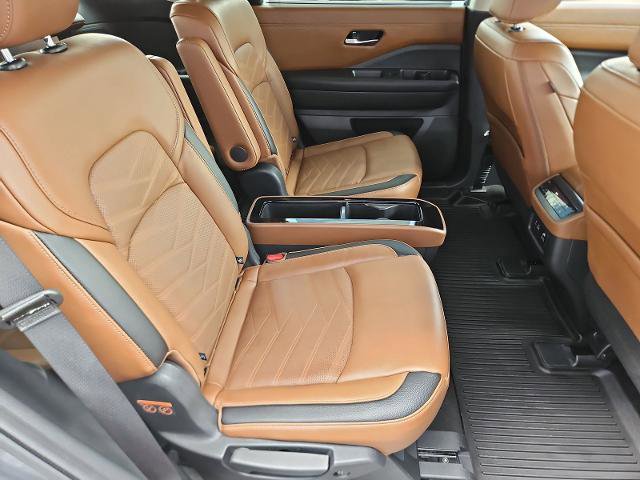 Certified 2023 Nissan Pathfinder Platinum FWD image 21