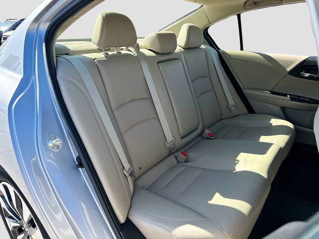 Used 2017 Honda Accord Touring image 27