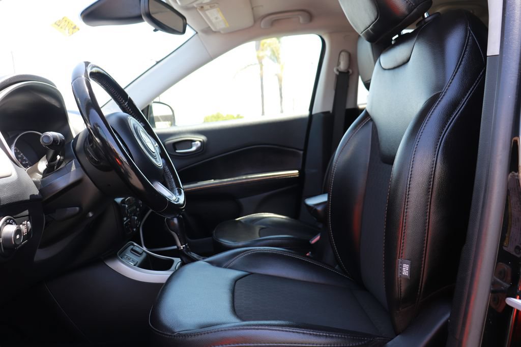 Used 2020 Jeep Compass Latitude FWD image 11