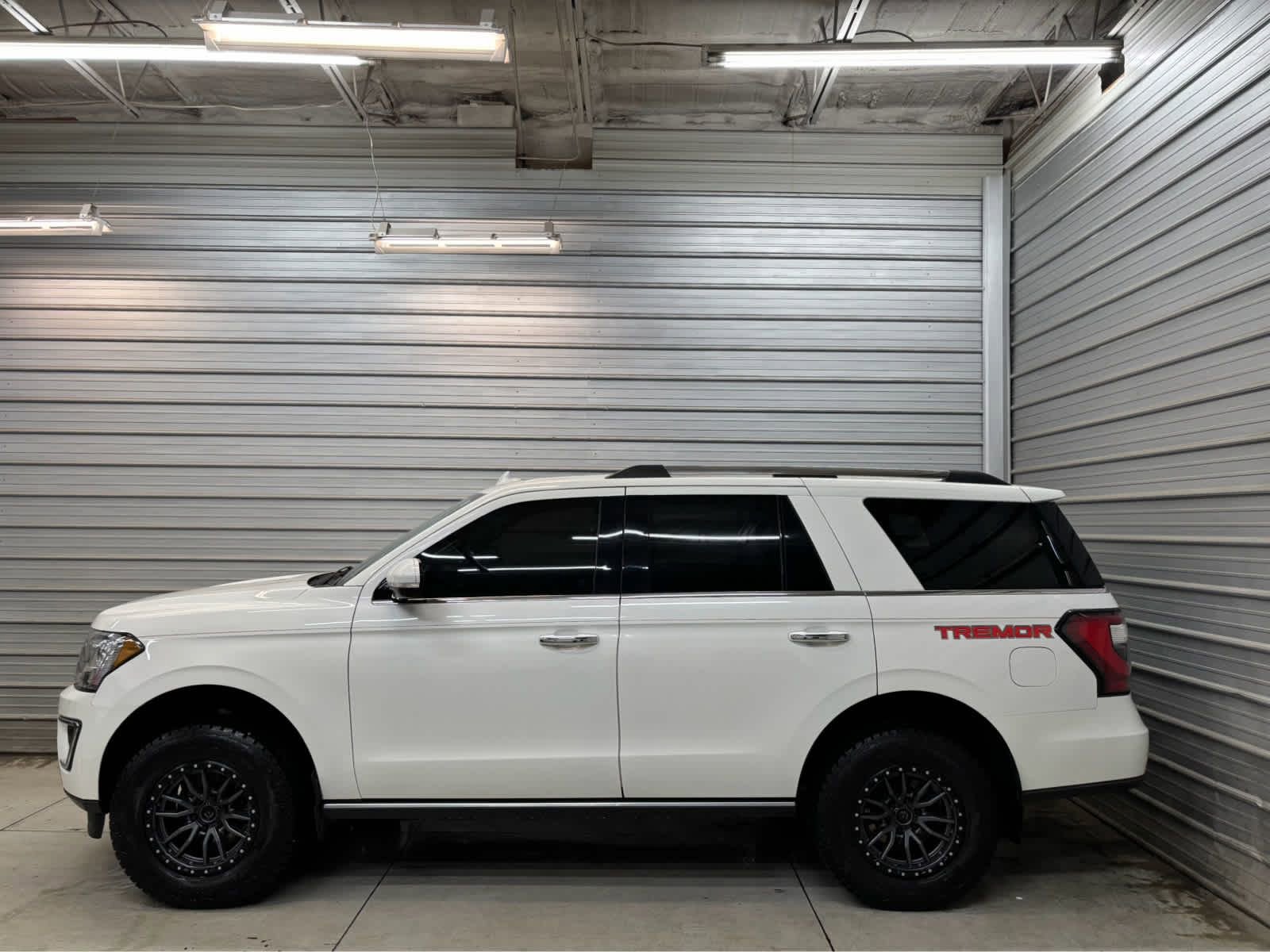 Used 2021 Ford Expedition Limited AWD/4WD image 8