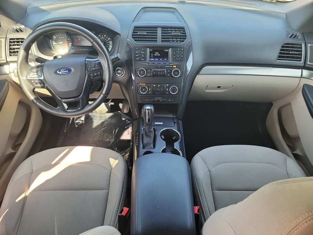 Used 2018 Ford Explorer XLT image 14