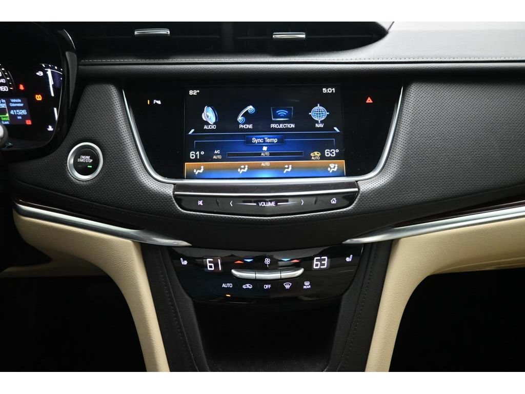 Used 2018 Cadillac XT5 Luxury w/ Driver Awareness Package AWD/4WD image 16