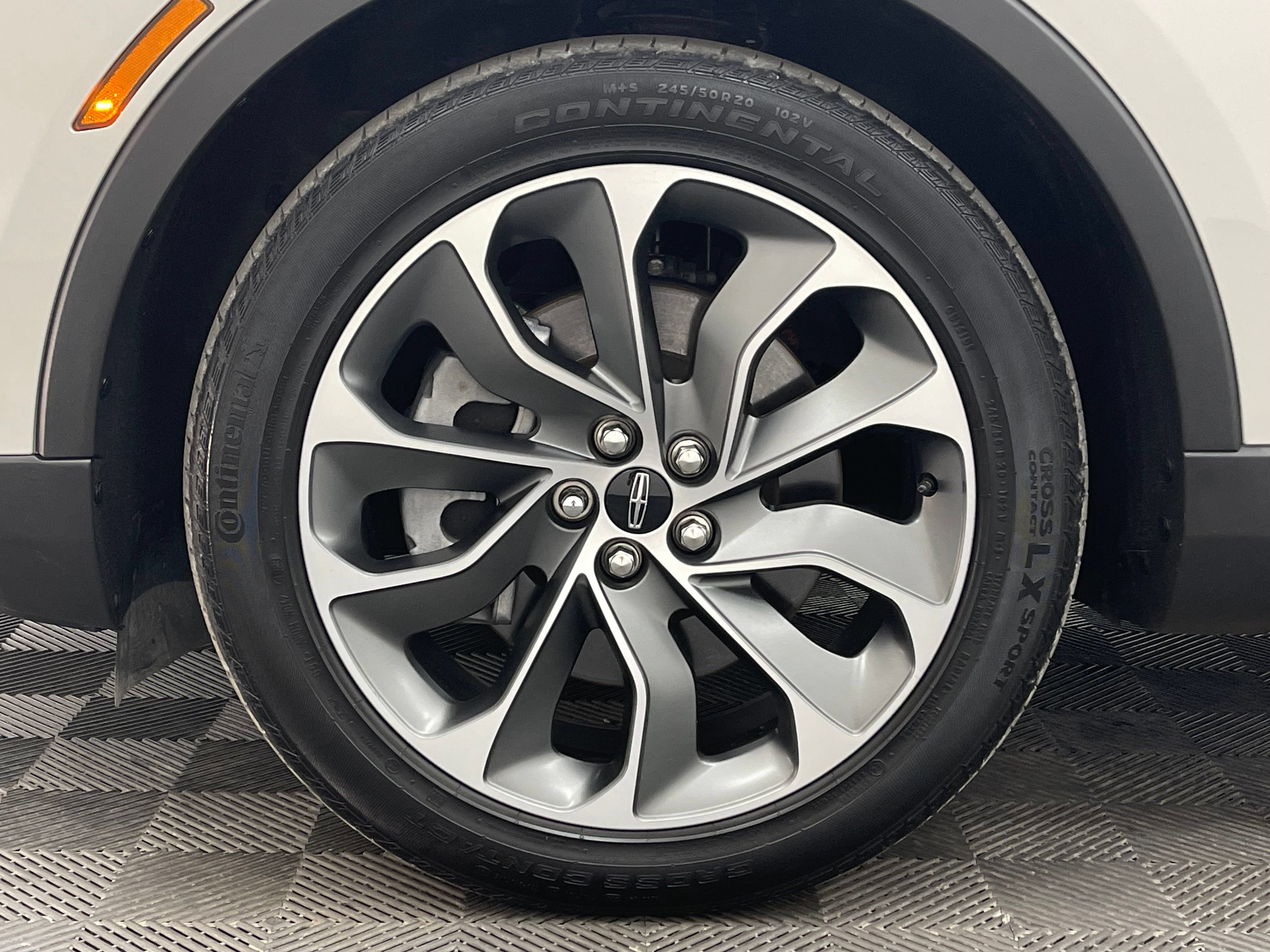 Used 2023 Lincoln Nautilus Reserve AWD/4WD image 16