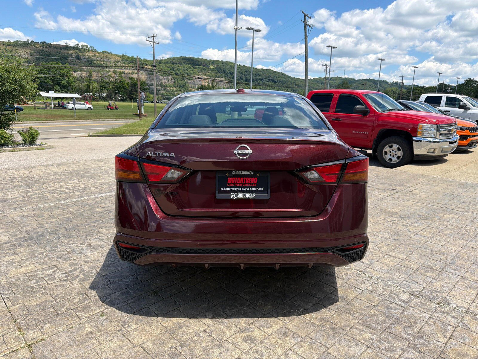 Used 2025 Nissan Altima 2.5 SV FWD image 7