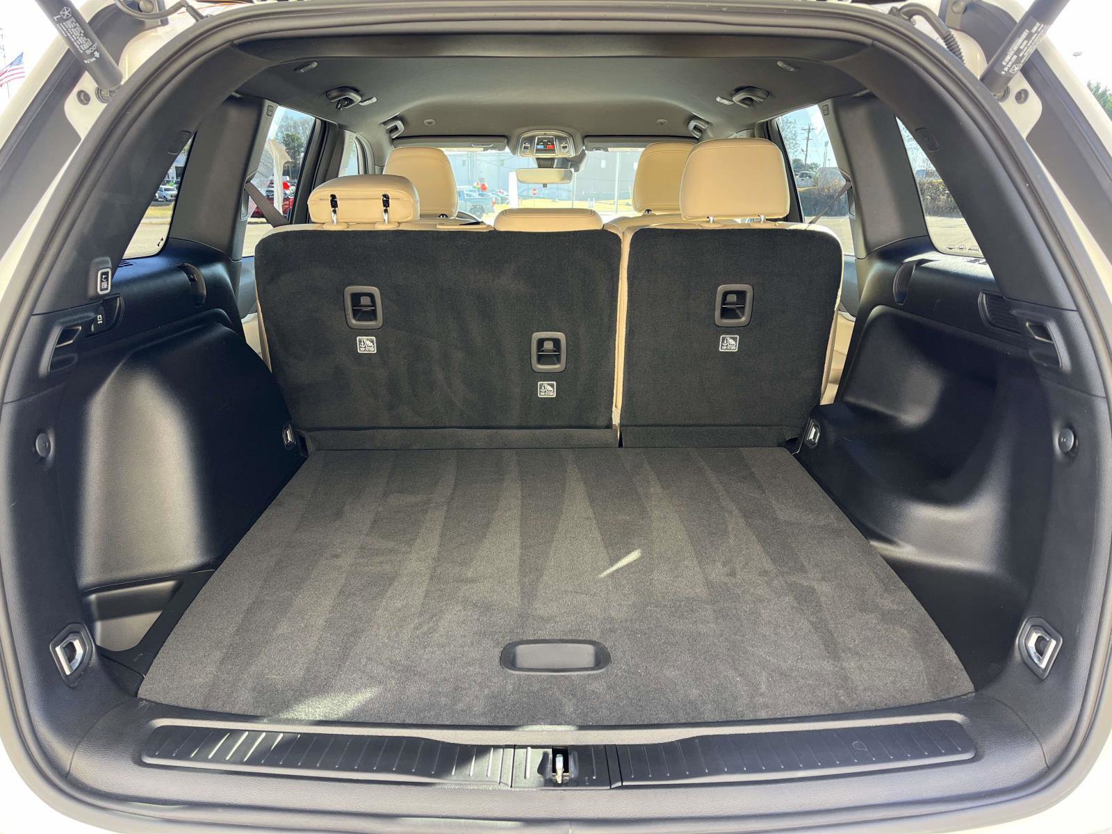 Used 2025 Jeep Grand Cherokee Limited image 11