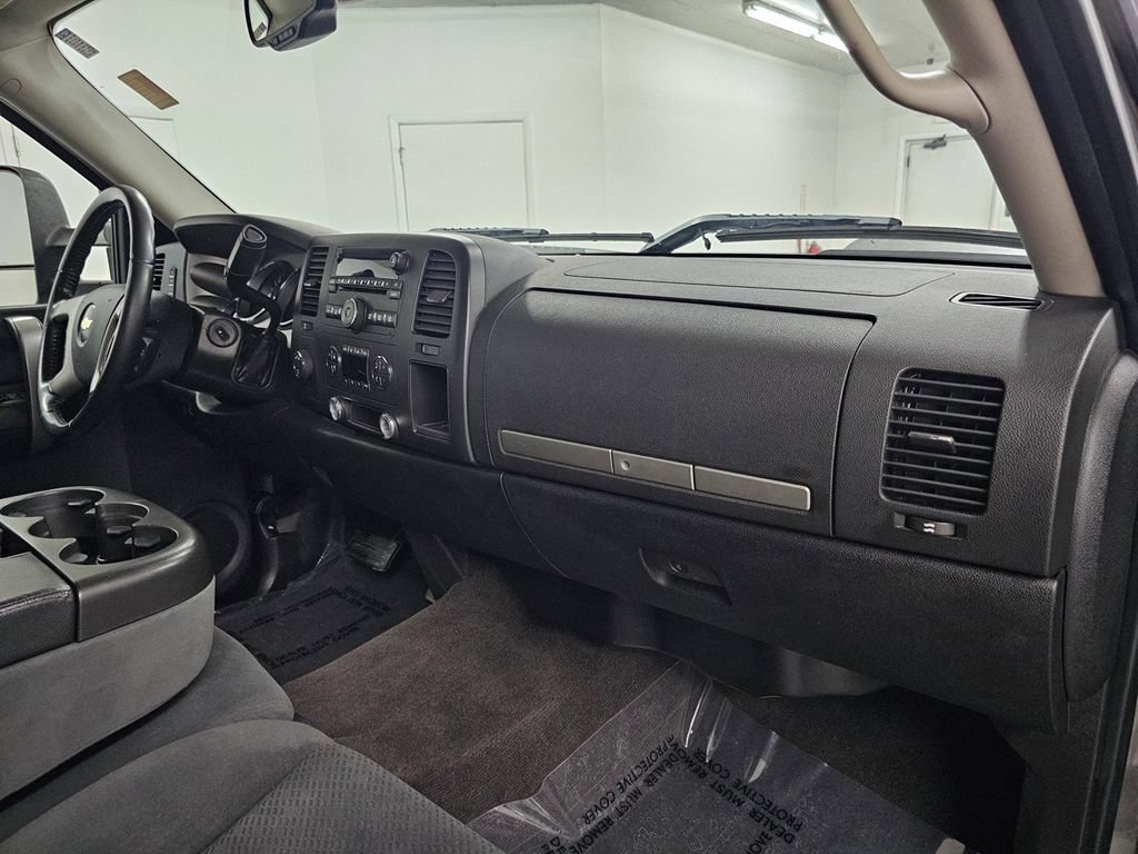 Used 2008 Chevrolet Silverado 2500 LT w/ 1LT Convenience Package AWD/4WD image 13