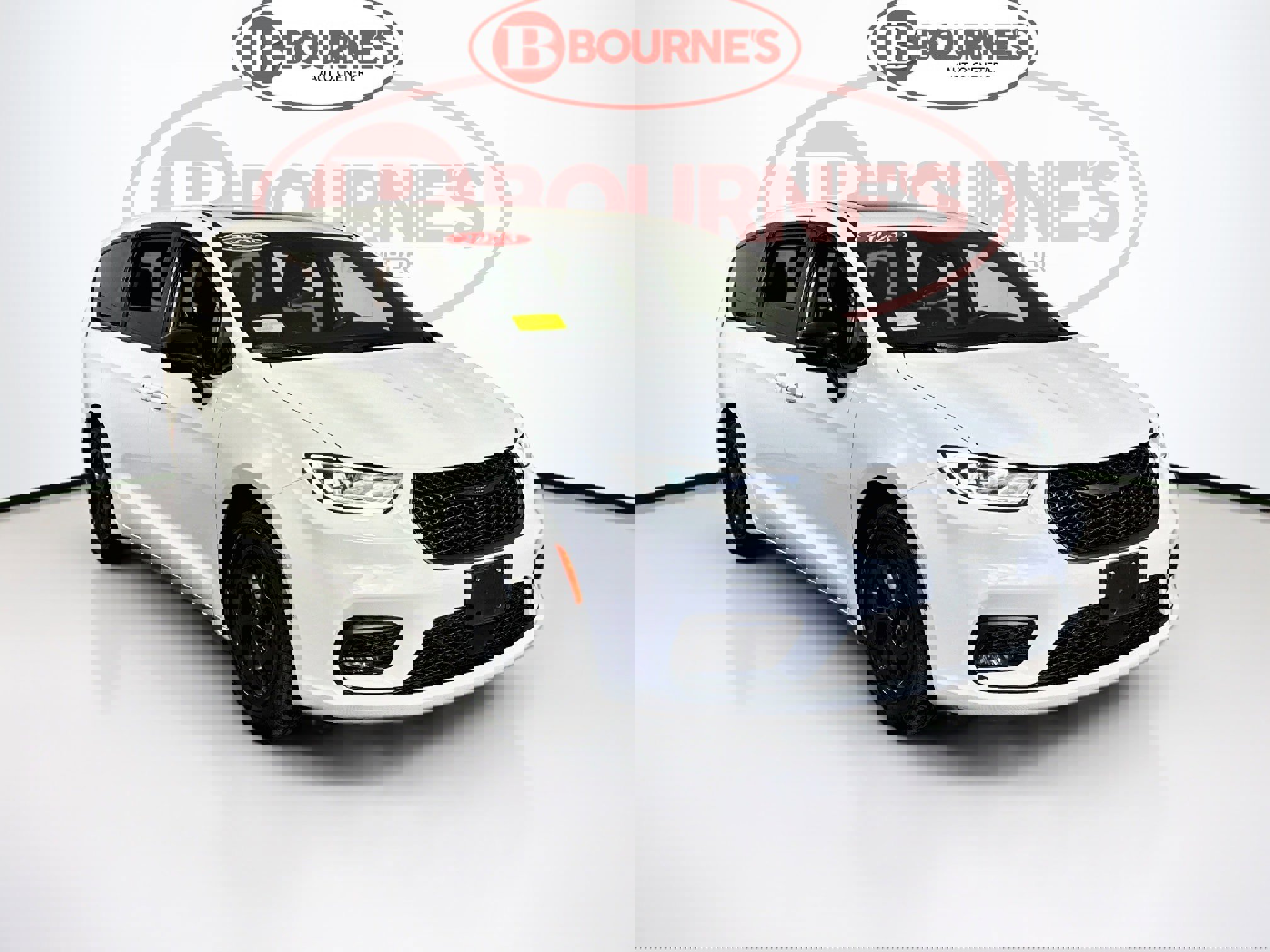 Used 2023 Chrysler Pacifica Limited w/ Uconnect Theater Family Group FWD image 1