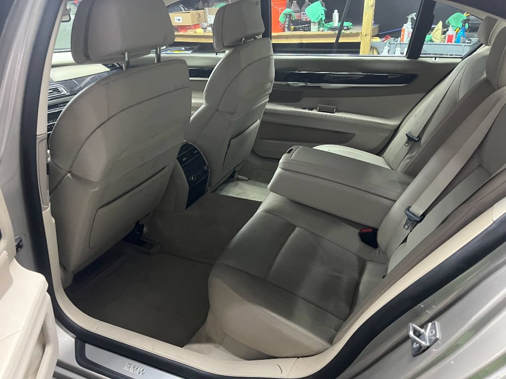 Used 2010 BMW 750Li xDrive AWD/4WD image 7