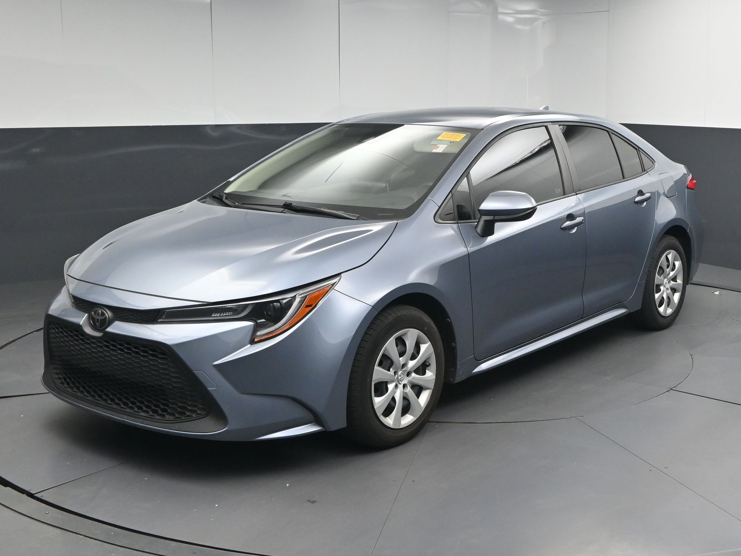 Used 2020 Toyota Corolla LE image 4