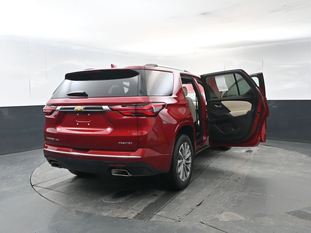 Used 2023 Chevrolet Traverse Premier image 33