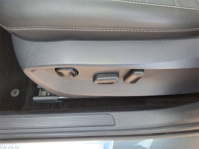 Used 2024 Volkswagen Taos SE image 12