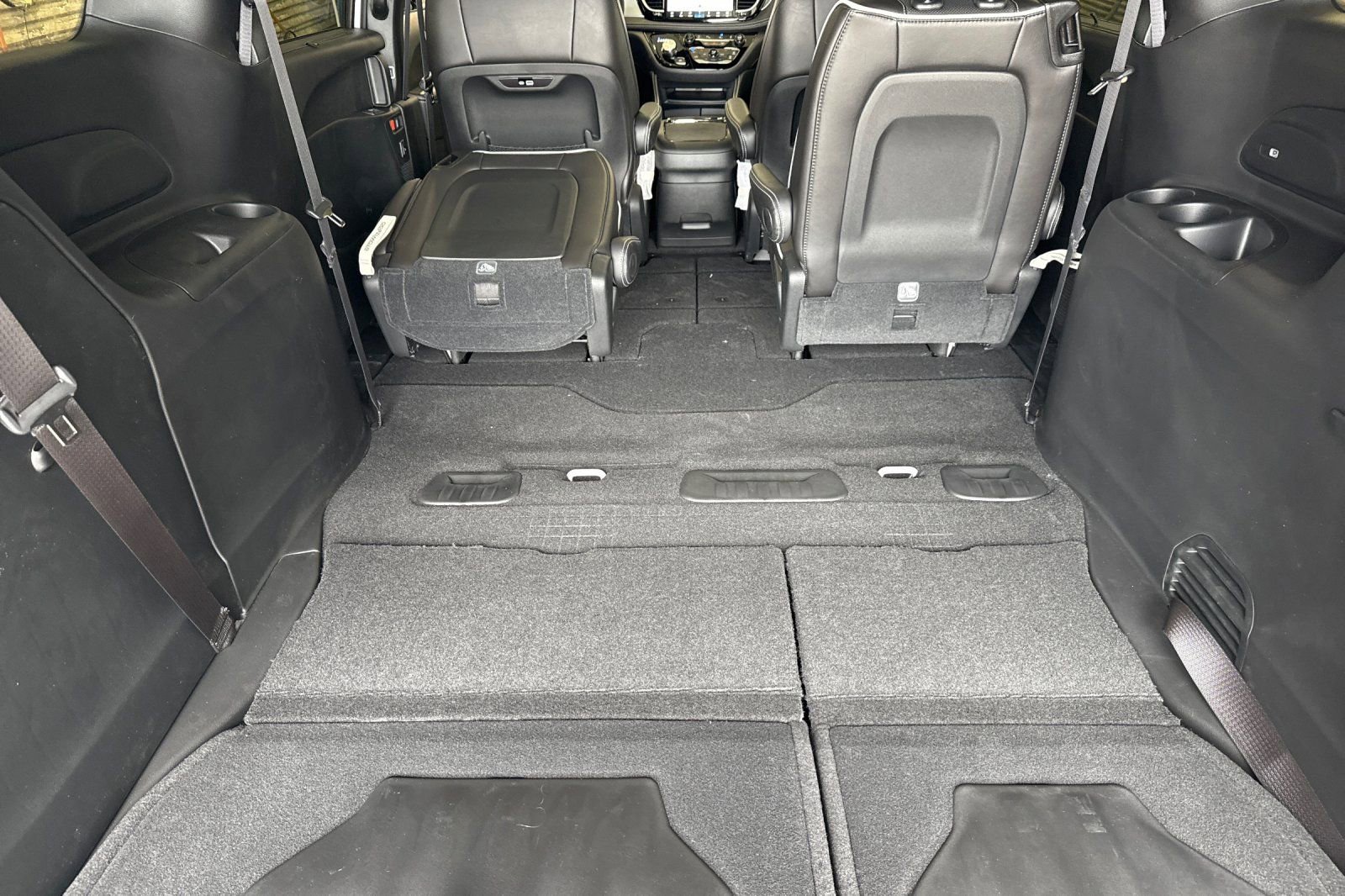 New 2026 Chrysler Pacifica Limited image 13