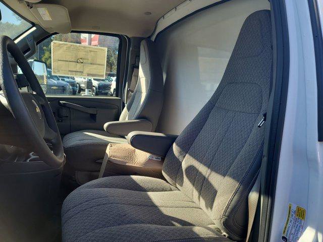 New 2024 Chevrolet Express 3500 w/ Power Convenience Package RWD image 17