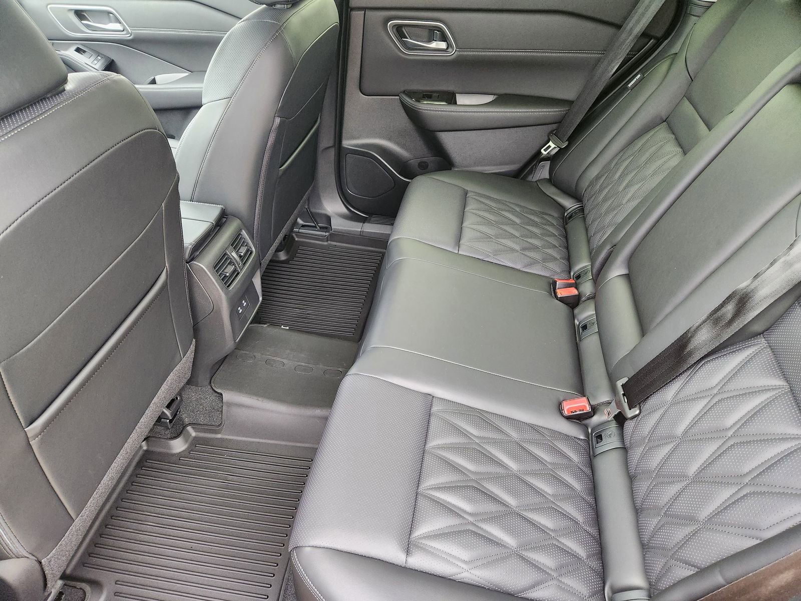 New 2026 Nissan Rogue Platinum AWD/4WD image 25