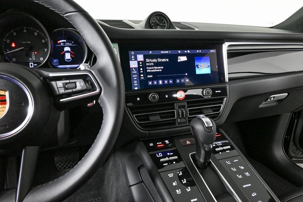Used 2025 Porsche Macan image 13