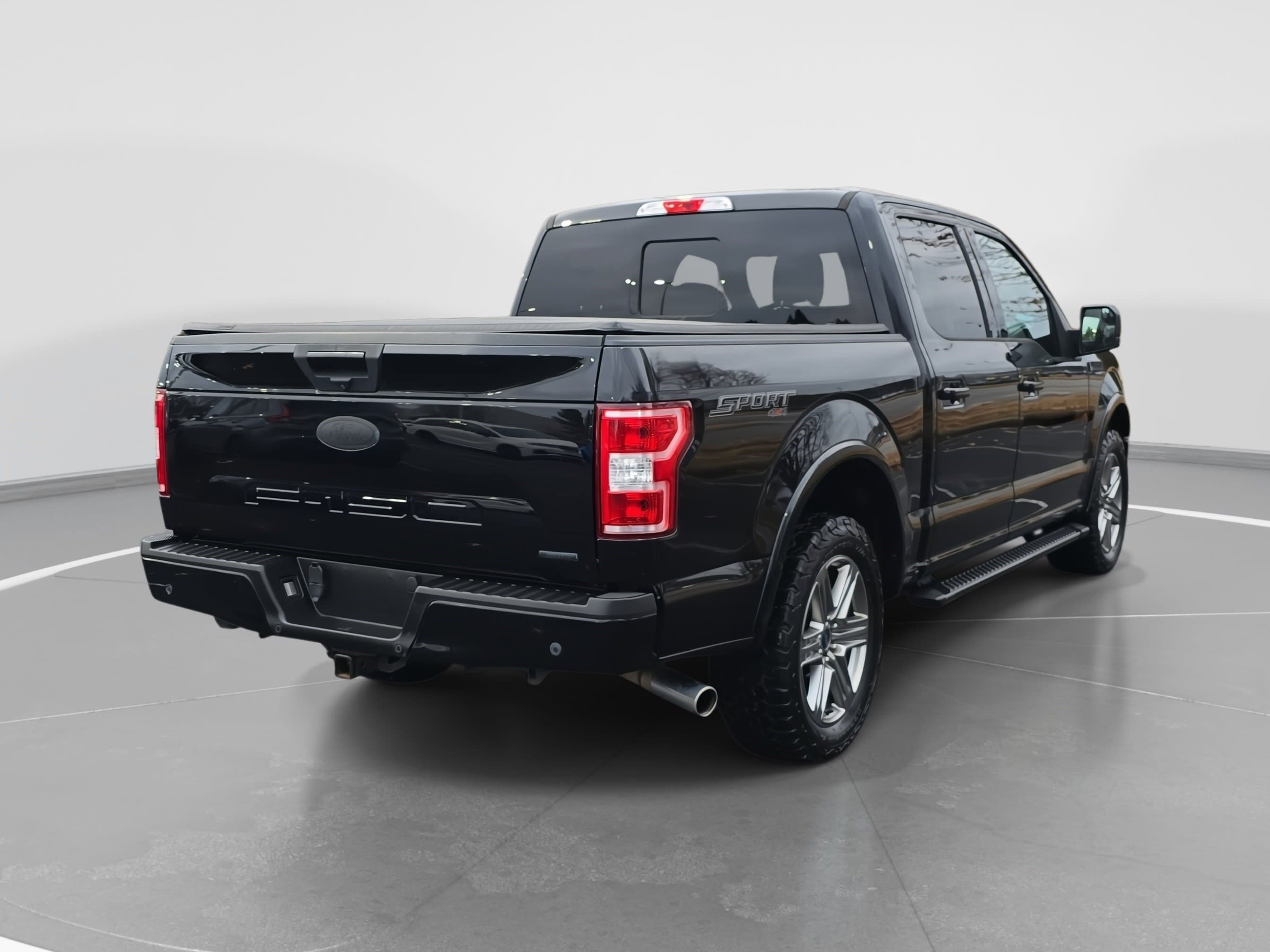 Used 2018 Ford F150 XLT w/ Equipment Group 302A Luxury image 5