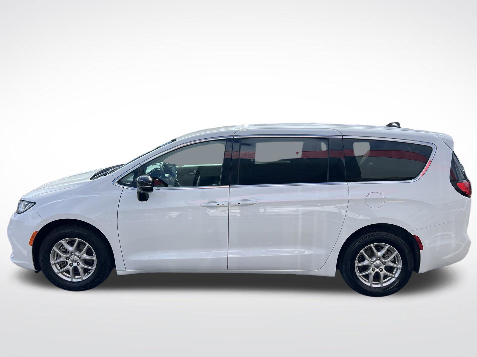 Used 2024 Chrysler Pacifica Touring-L FWD image 4