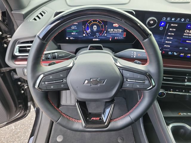 Used 2025 Chevrolet Traverse RS FWD image 33