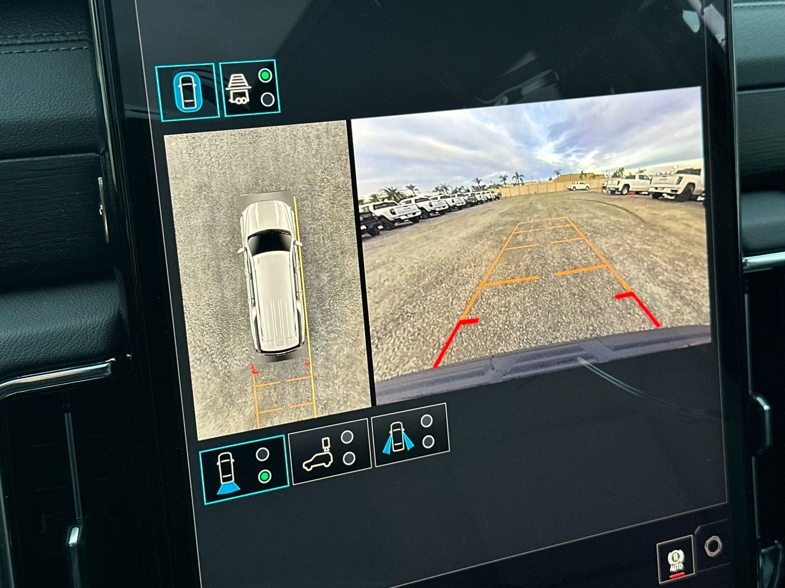 New 2026 GMC Yukon XL Denali w/ Sun & Power Step Package AWD/4WD image 21