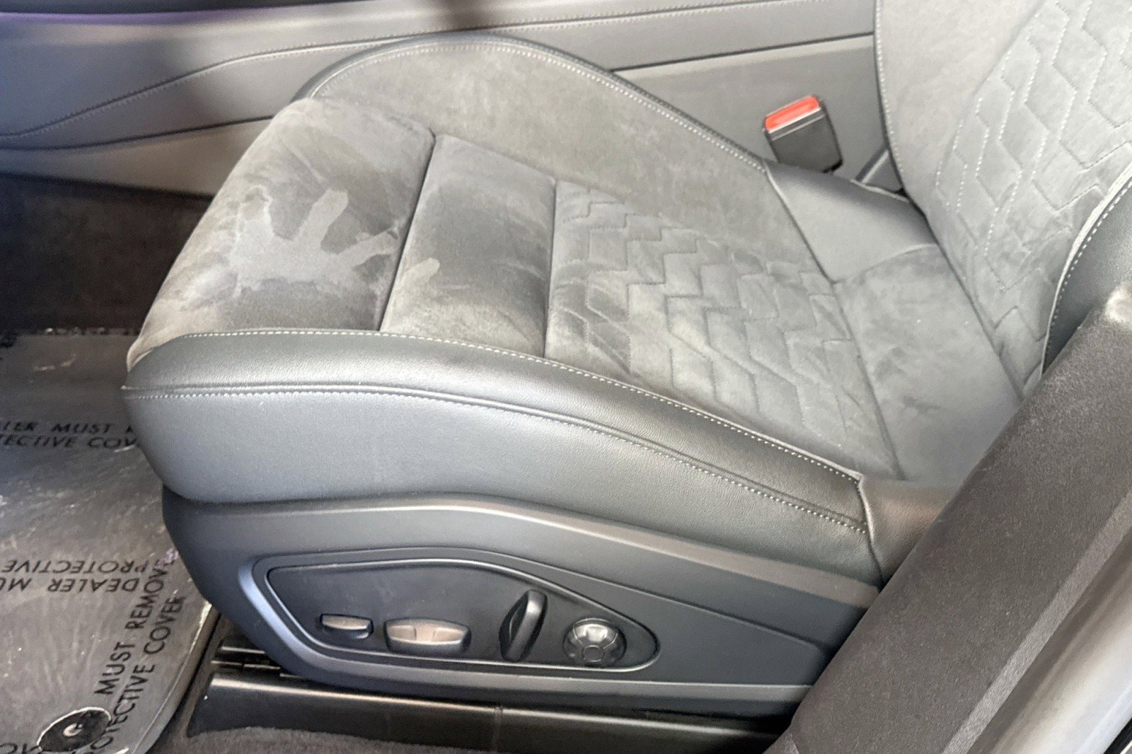 Used 2022 Audi e-tron GT Prestige w/ Prestige Package image 18